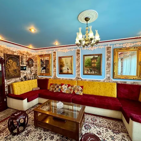 Royal Center Apartman *