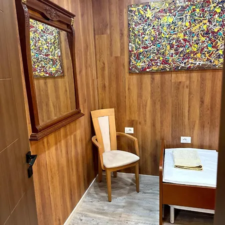 Royal Center Apartman *